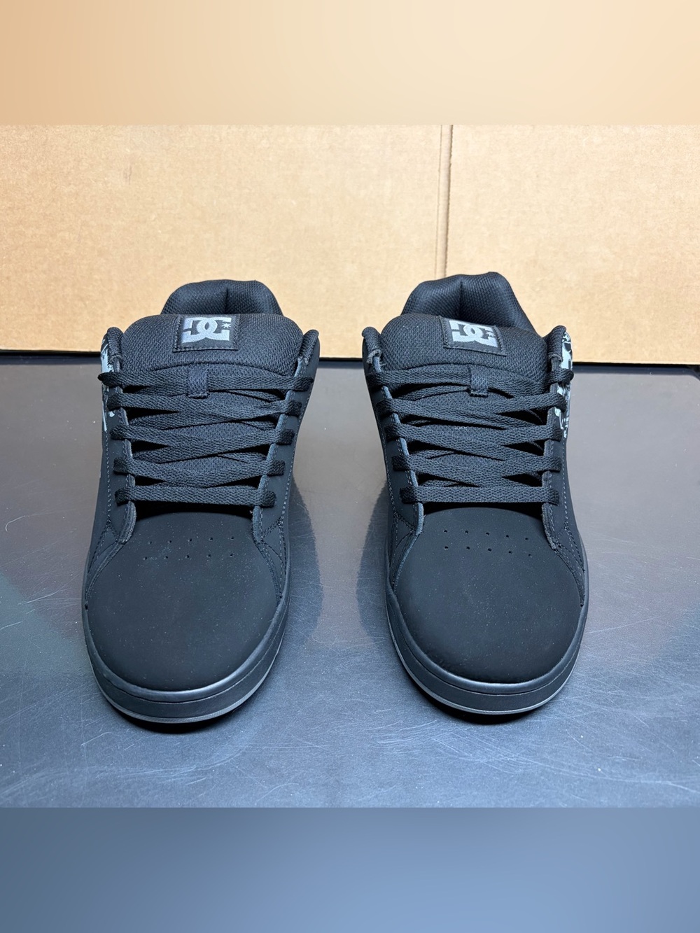 Men's DC Shoes Gaveler low-top Size 12.
